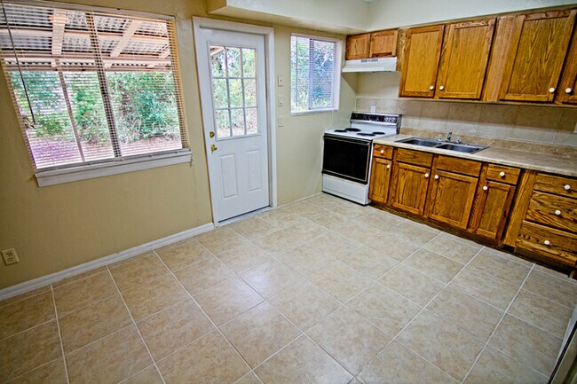 Building Photo - 2815 Fayson Cir