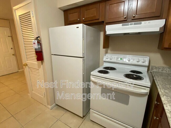 Building Photo - 1318 Sydney Pl
