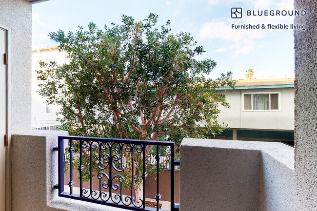 Foto del edificio - 18425 Malden St