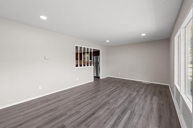 Building Photo - 6433 New Hampshire Ave