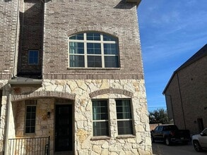 Building Photo - 4420 Murphy Ln