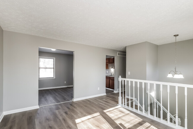 Building Photo - Stunning 3-Bedroom in Burlington