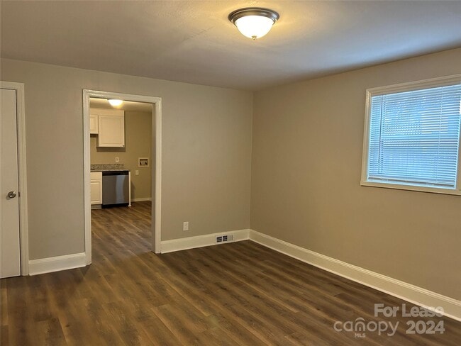 Building Photo - 3532 Fincher Blvd