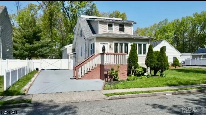 Primary Photo - 1031 Newton St