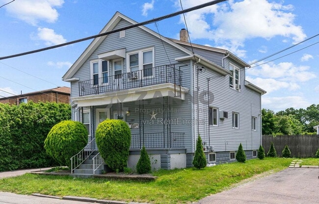 Building Photo - 121 Farmington Ave