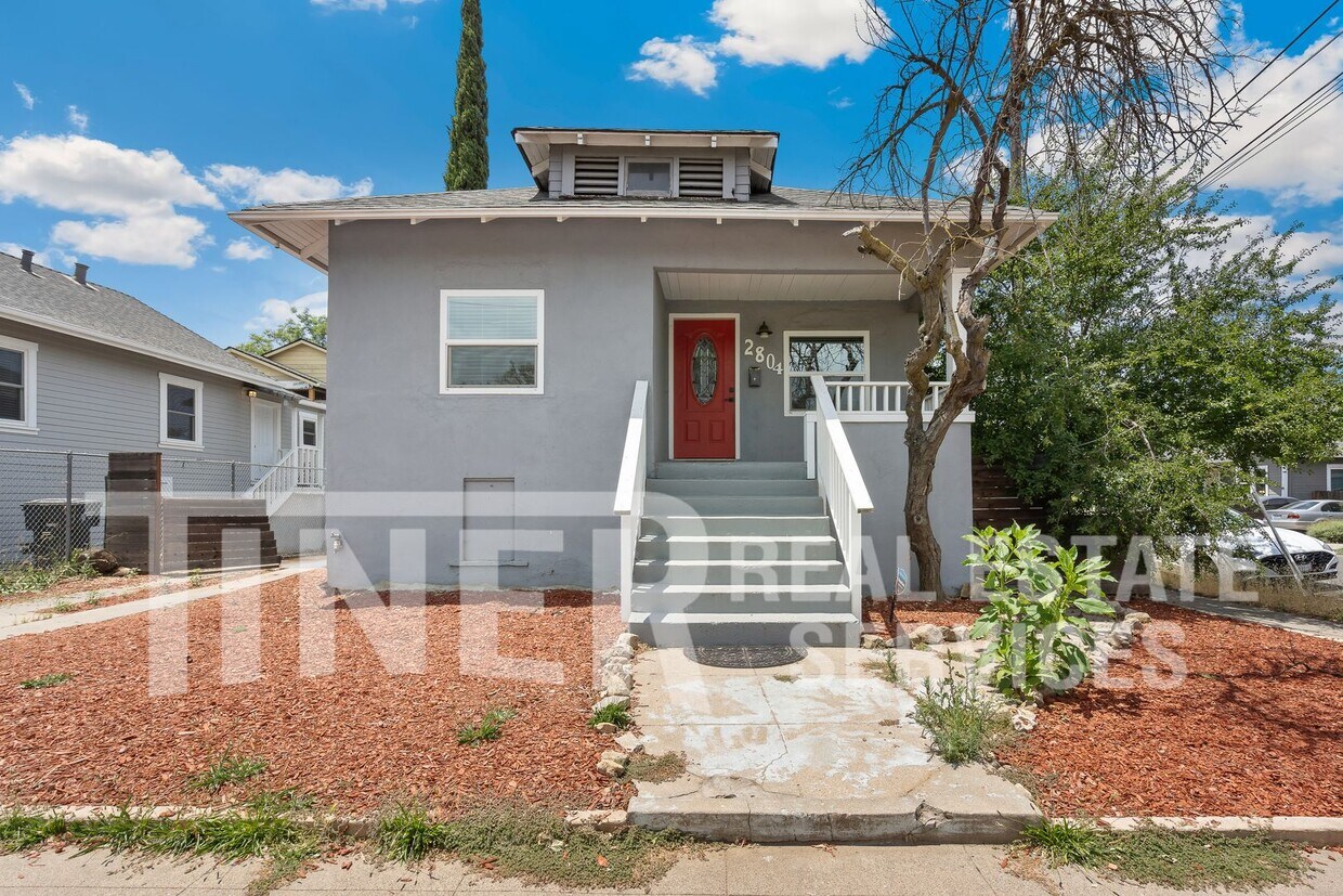 Primary Photo - **$500 OFF 2ND MO RENT!!** 3 Bedroom home ...