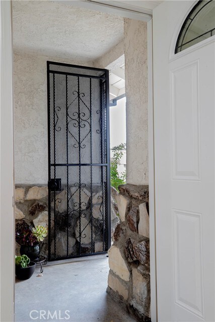 Foto del edificio - 2497 Logan St