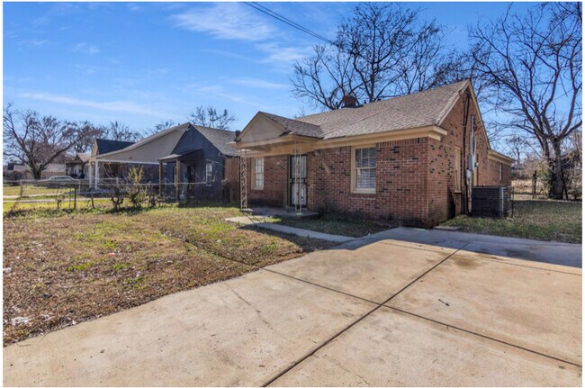 Photo - 769 Hilton St House