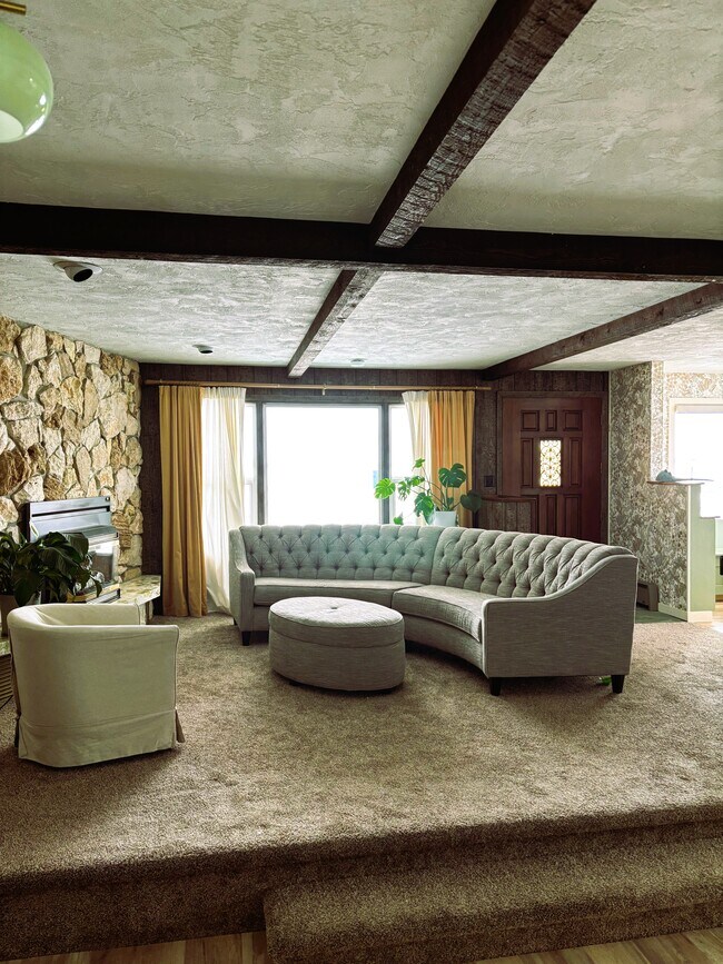 Living room - 3133 E Highway 33