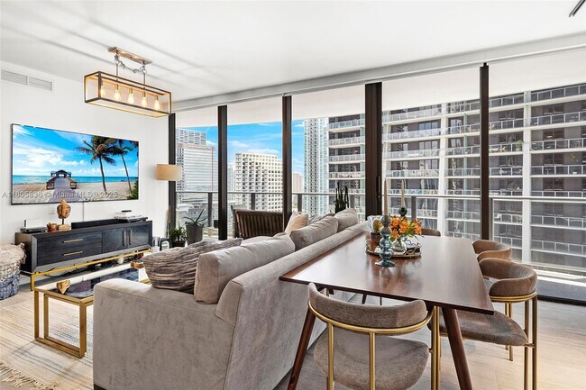 Building Photo - 1000 Brickell Plz