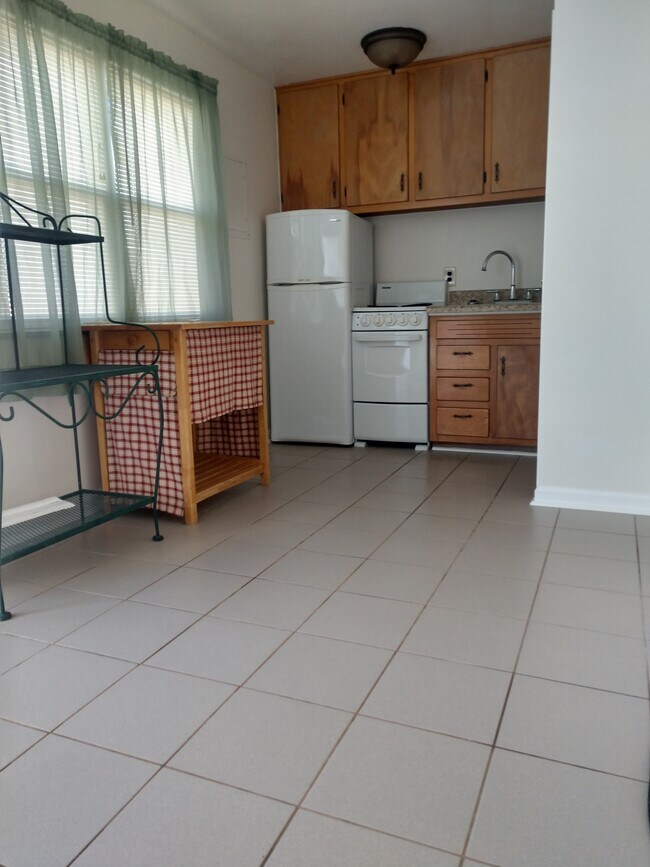 321 W 5th St Unit C, Cookeville, TN 38501 Apartments in Cookeville