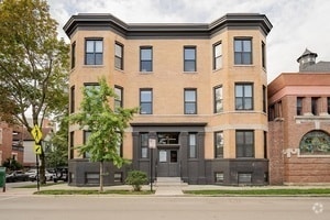 Building Photo - 1037 W Diversey Pkwy