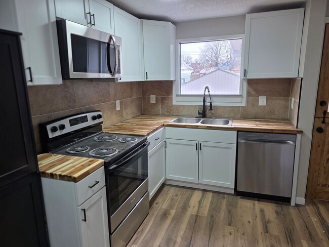 Foto del edificio - 214 Lobban St