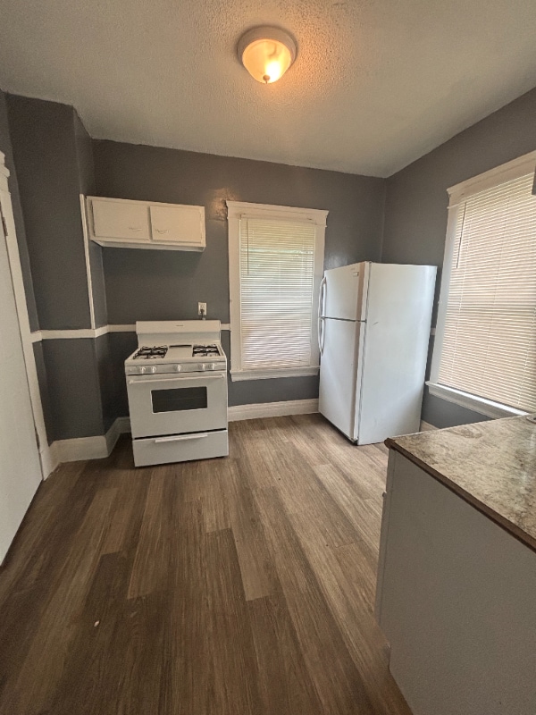 Foto del edificio - 4169 E 116th St