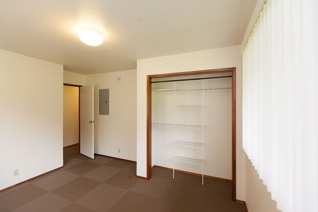 Building Photo - LOVELY 3BD 2.5BA HOME in KURTISTOWN