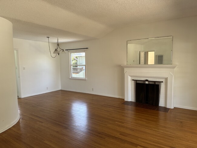 Building Photo - 5035 Westwood Blvd