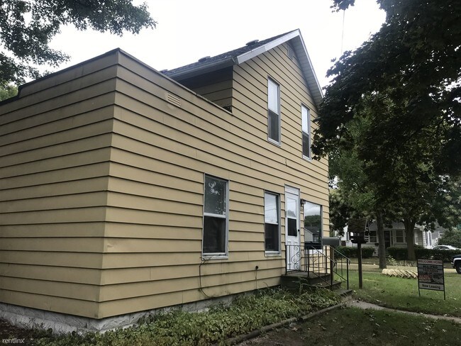 Building Photo - 2 br, 1 bath  - 613 W North St