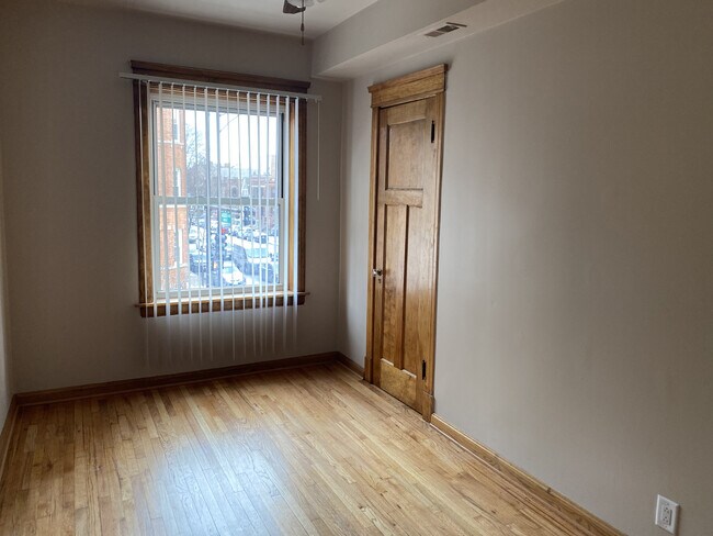 Building Photo - 1000 N Oakley Blvd