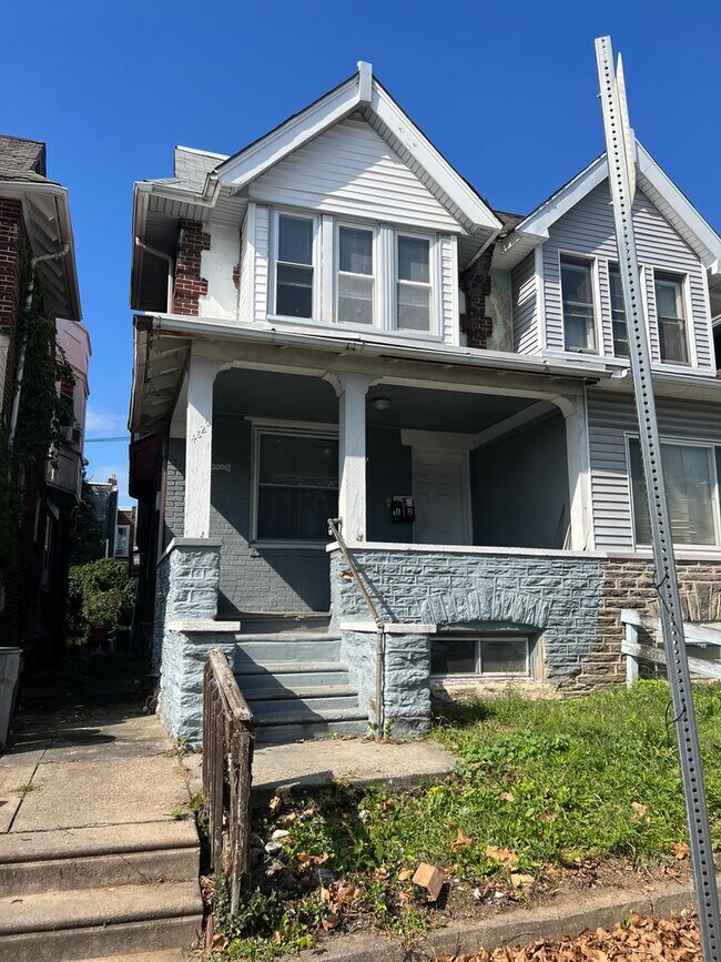 Building Photo - 4820 N 10th St