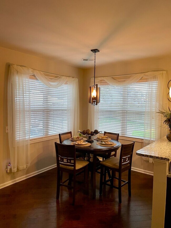 Building Photo - Wonderful Three Bedroom Home in Northeast Columbia!