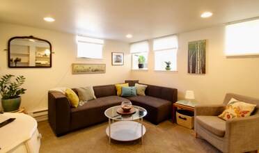 Building Photo - 3070 S Pennsylvania St