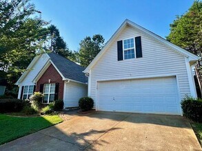 Building Photo - 327 Lee Miller Dr