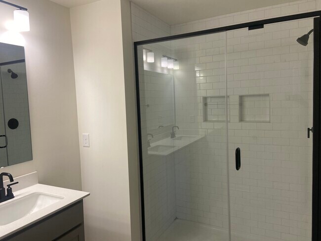 Foto del edificio - 13105 Suncreek Ter