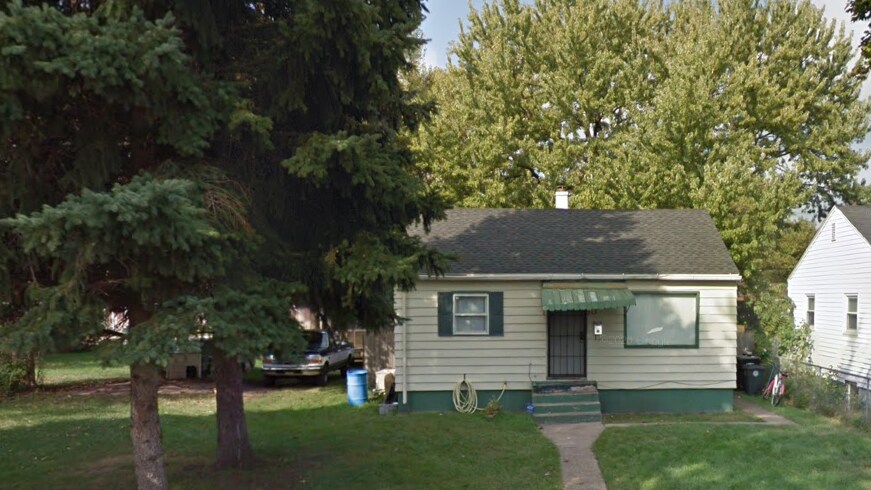 Primary Photo - 113 S Lake St