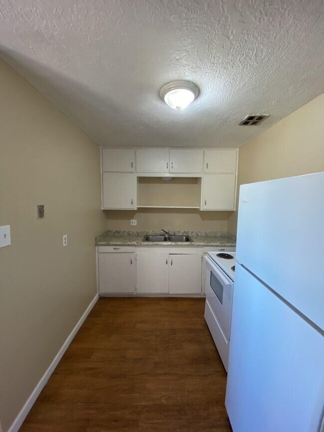 560 Estancia Dr NW, Albuquerque, NM 87105 Townhome Rentals in