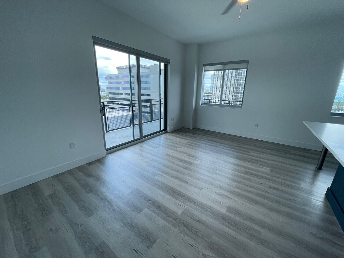 Photo - 147 NW 32nd St (Miami, FL)