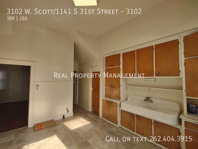 Building Photo - 3102 W Scott St