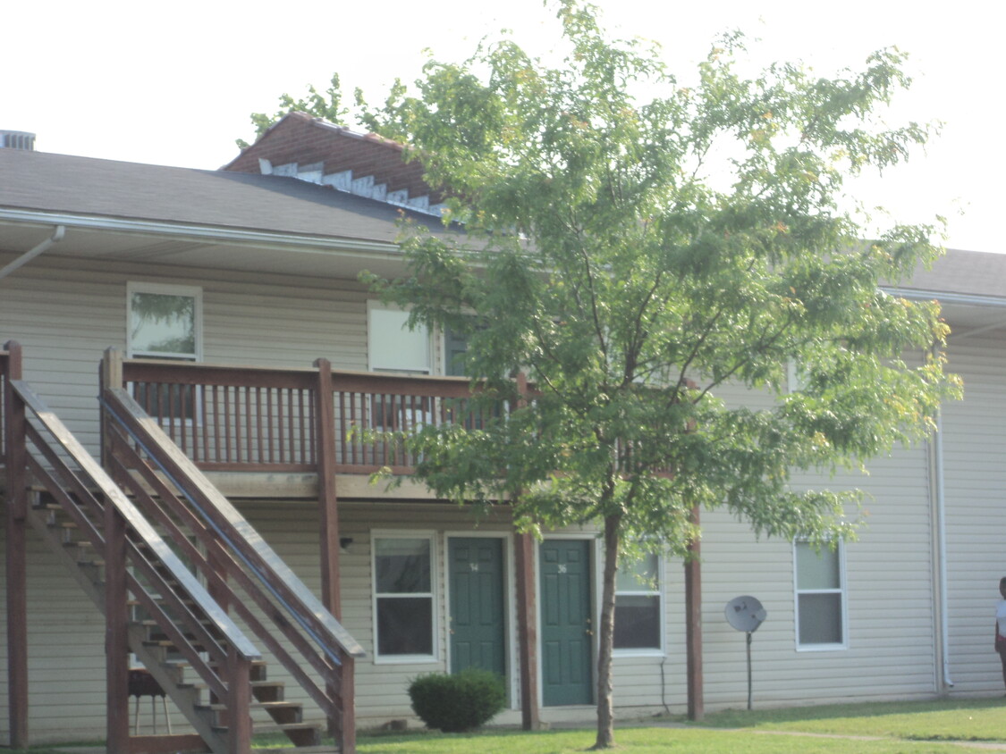 Building Photo - Bradford Pointe Apartments