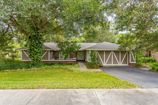 Building Photo - 980 Rolling Hills Dr