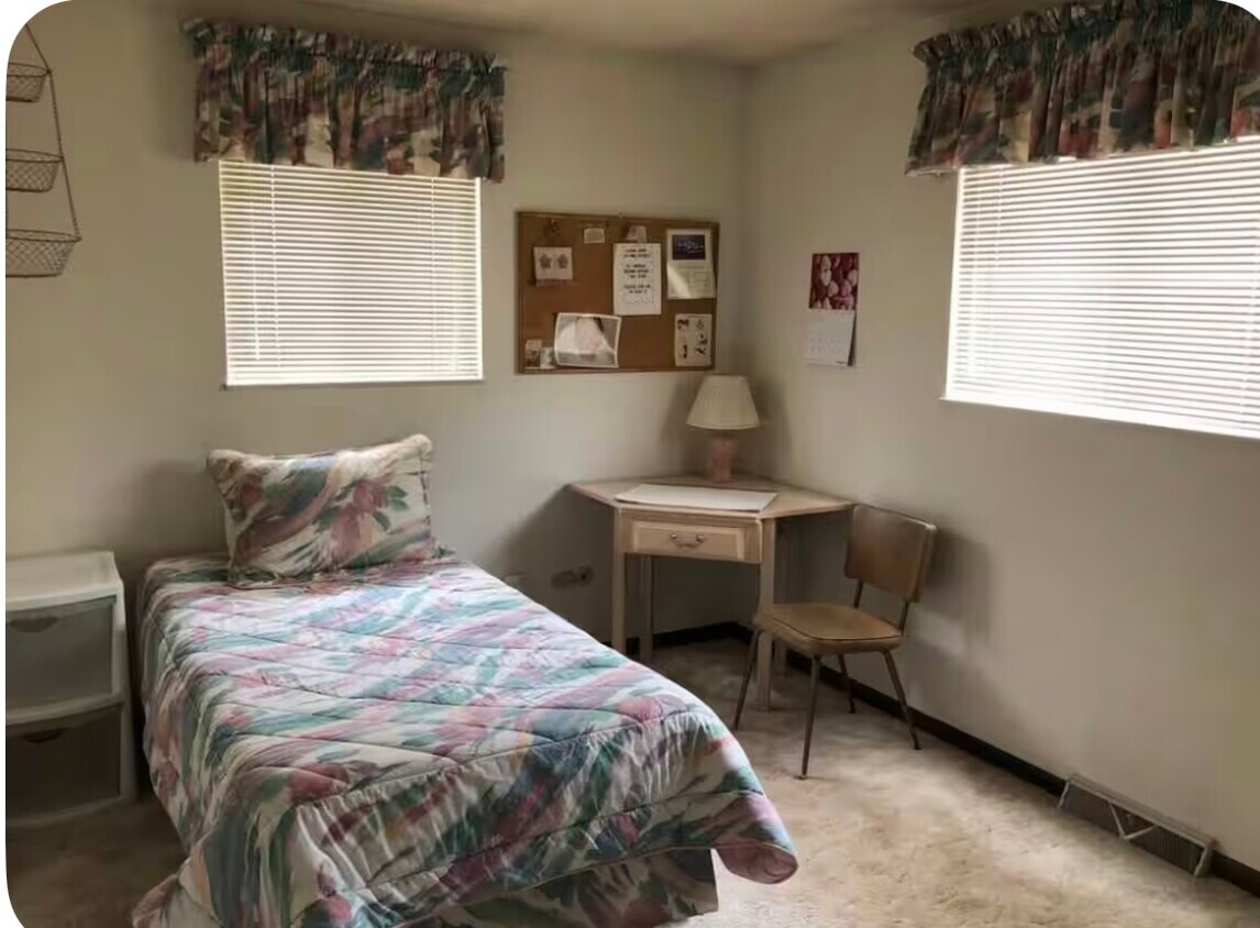 Foto del edificio - 304 19th Avenue Ct