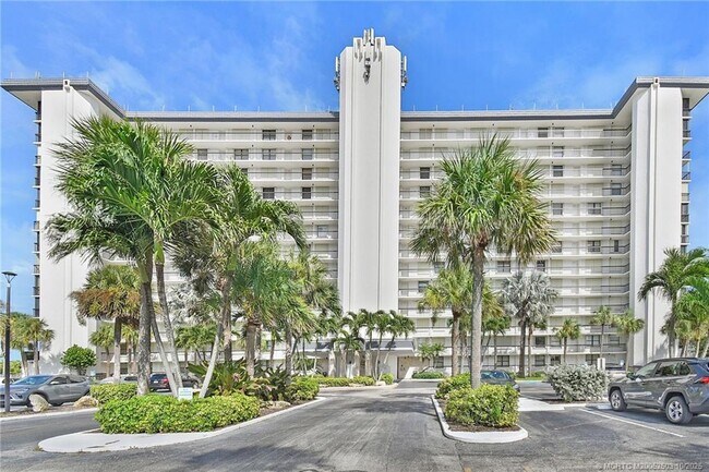 Building Photo - 10680 S Ocean Dr
