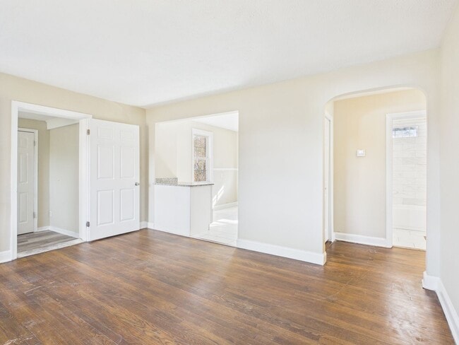 Building Photo - 4611 Eastover Ave