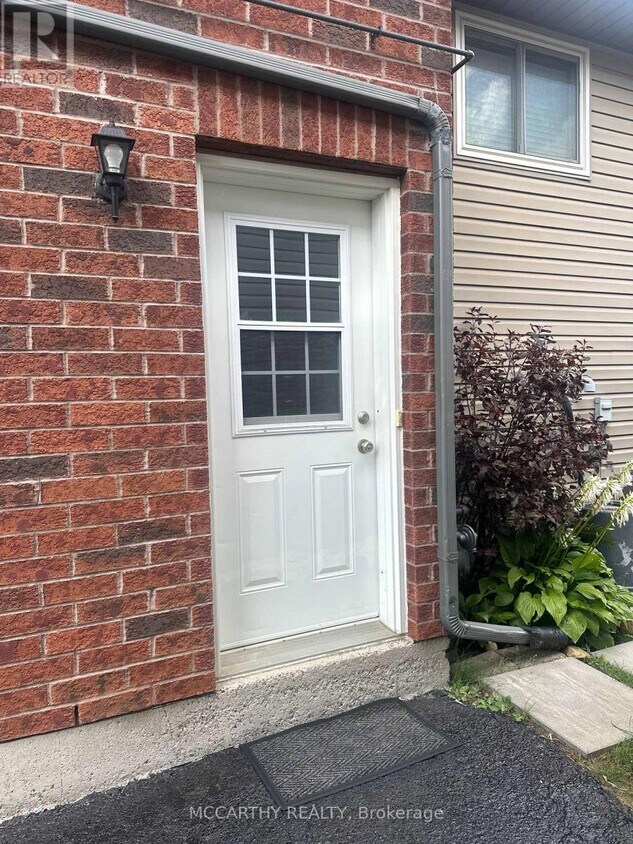 Primary Photo - 337 Orvis Crescent