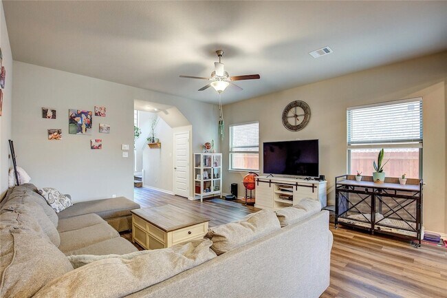 Foto del edificio - 3916 Ford Dr