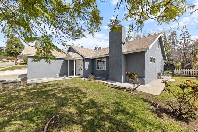 Building Photo - 1440 Cranmer Dr