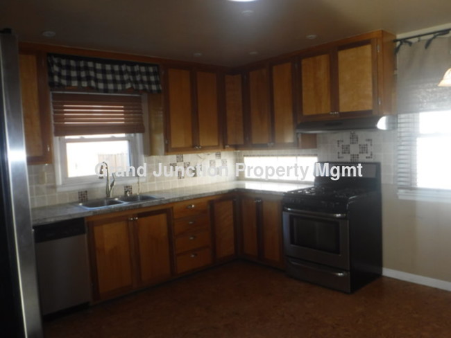 Foto del edificio - DESIRABLE PALISADE HOME, WALKING DISTANCE ...