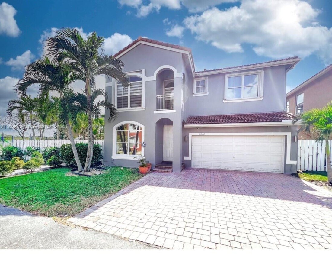 Primary Photo - 3800 SW 51st St
