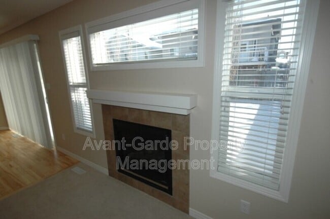 Building Photo - 17011-17074 74 St NW