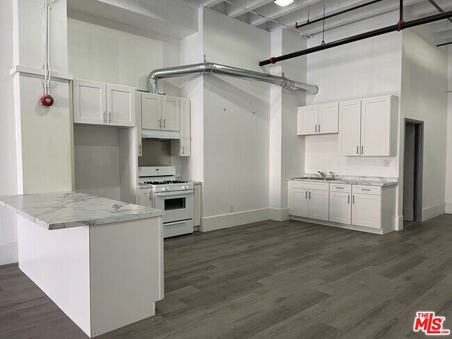Foto del edificio - 714 S Hill St