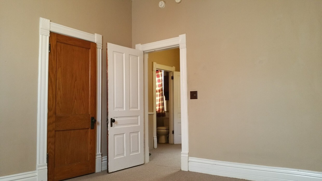 260rentals.com - 1037 Lake Ave