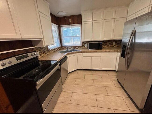 Foto del edificio - 1230 Caddell Ln