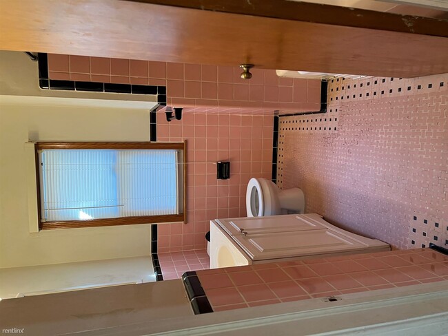 Building Photo - 2 br, 1.5 bath House - 22616 Tireman