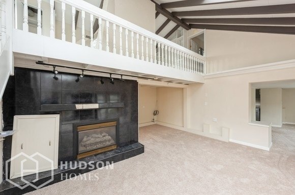 Foto del edificio - 316 Towpath Rd