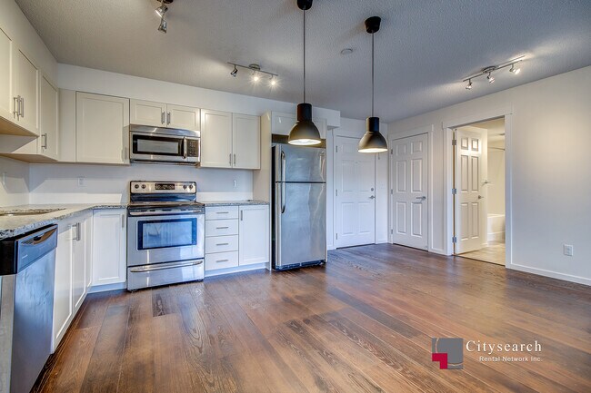 Photo du bâtiment - 279-5279 Copperpond Cmn S E