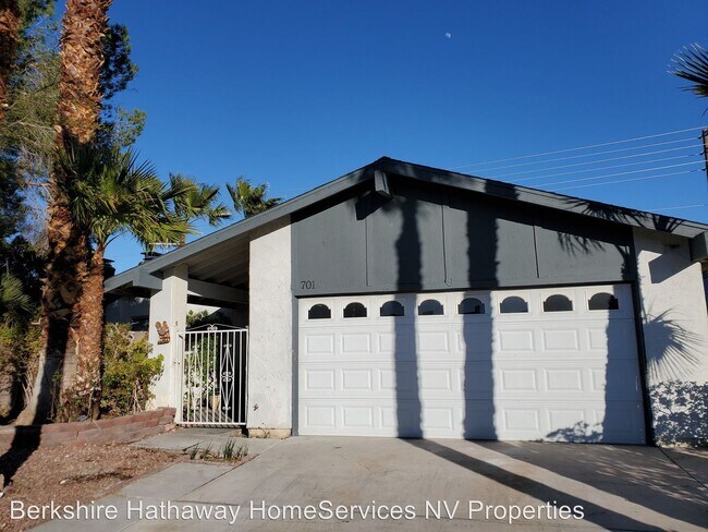 Foto del edificio - 4 br, 2 bath House - 701 Watkins Drive