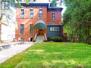 Building Photo - 460-460 Rue Wilbrod St